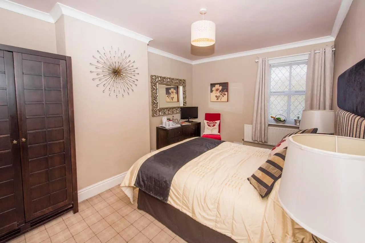The Blue Bell Inn Weaverthorpe 4*,