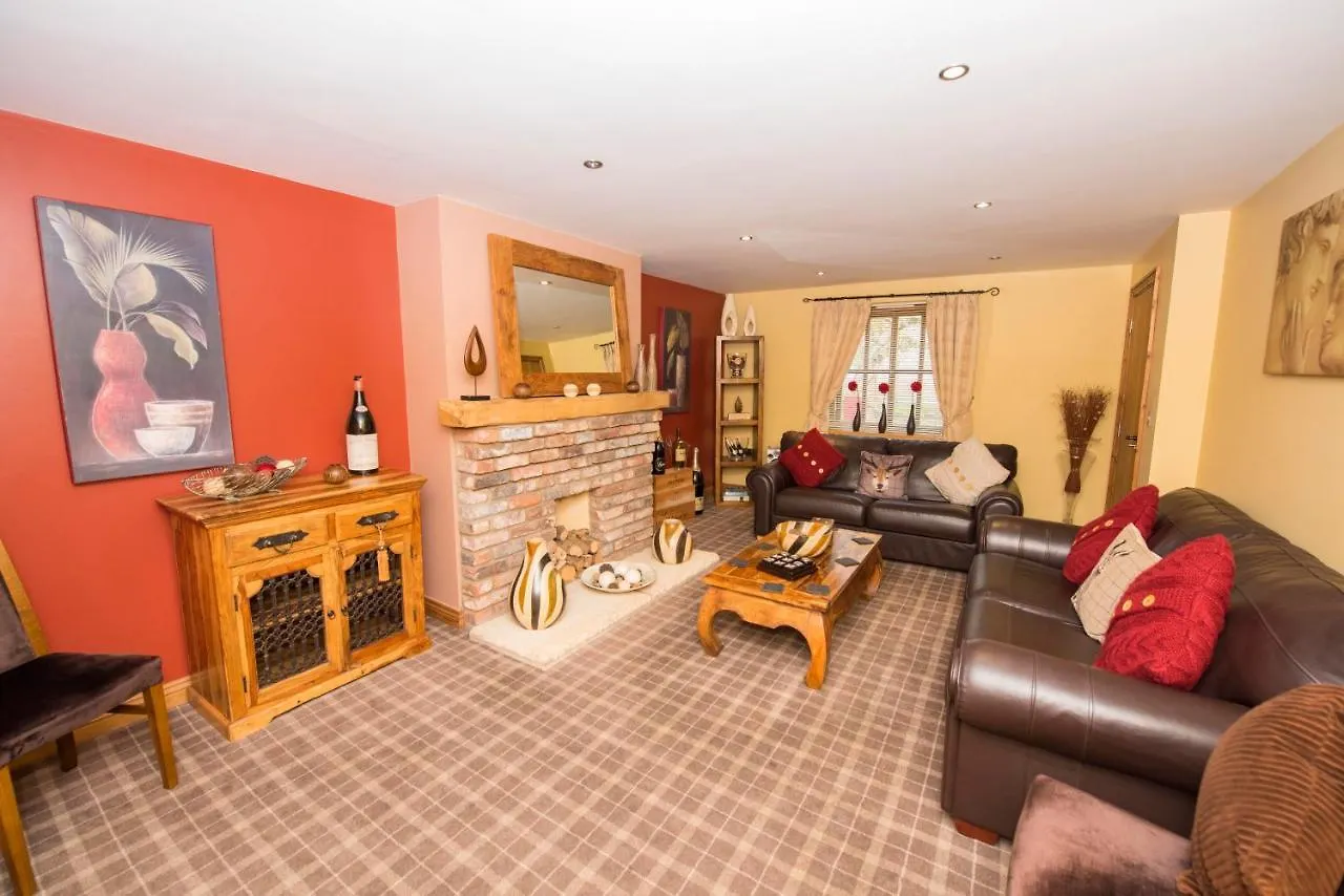The Blue Bell Inn Weaverthorpe 4*,